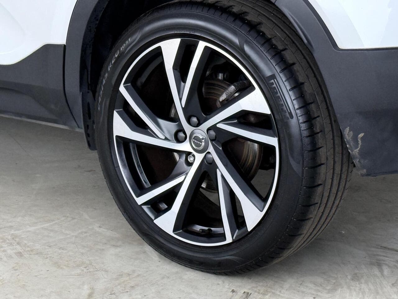 Volvo XC40 thumbnail Wheel