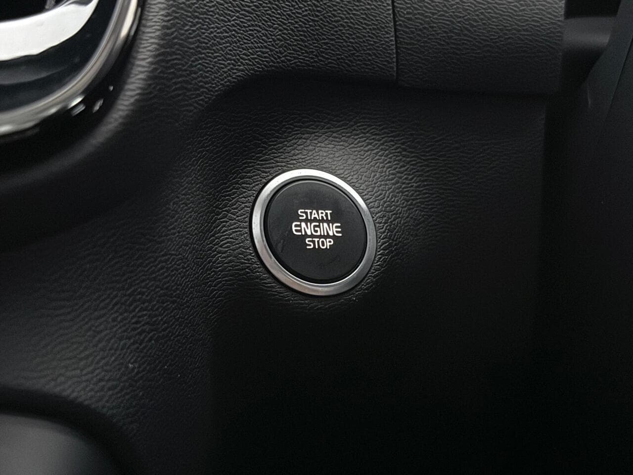 Volvo XC40 thumbnail Misc Controls