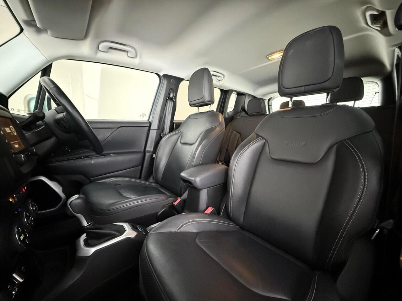 Jeep Renegade thumbnail Seat Front Passenger