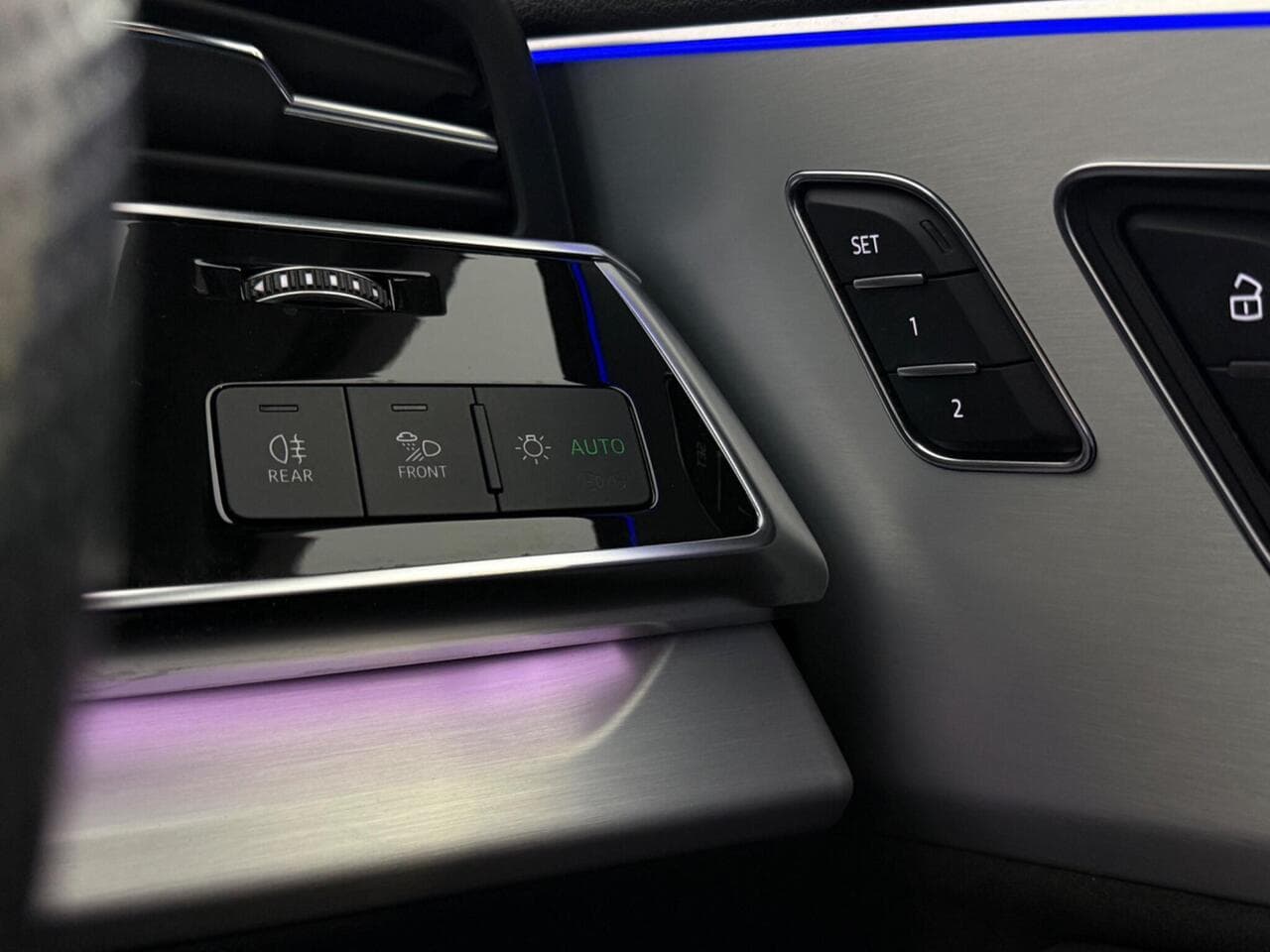Audi Q7 thumbnail Misc Controls