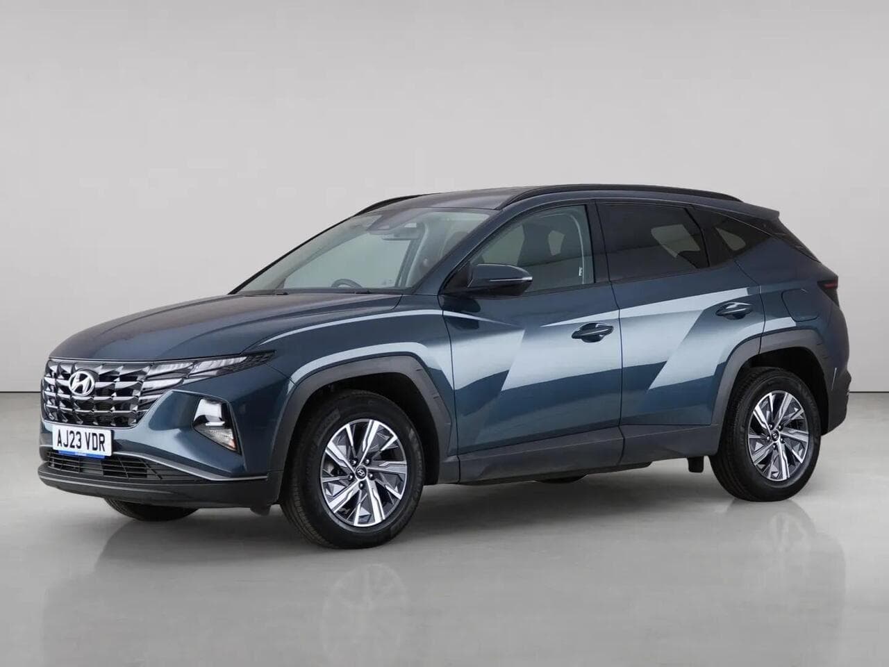 Hyundai TUCSON thumbnail Front Left
