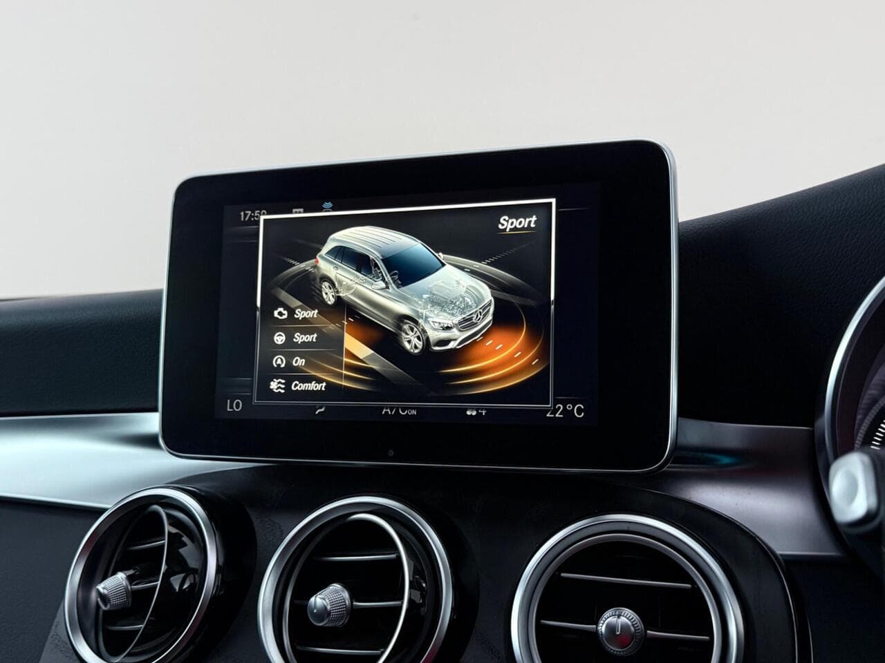 Mercedes-Benz GLC thumbnail Infotainment System