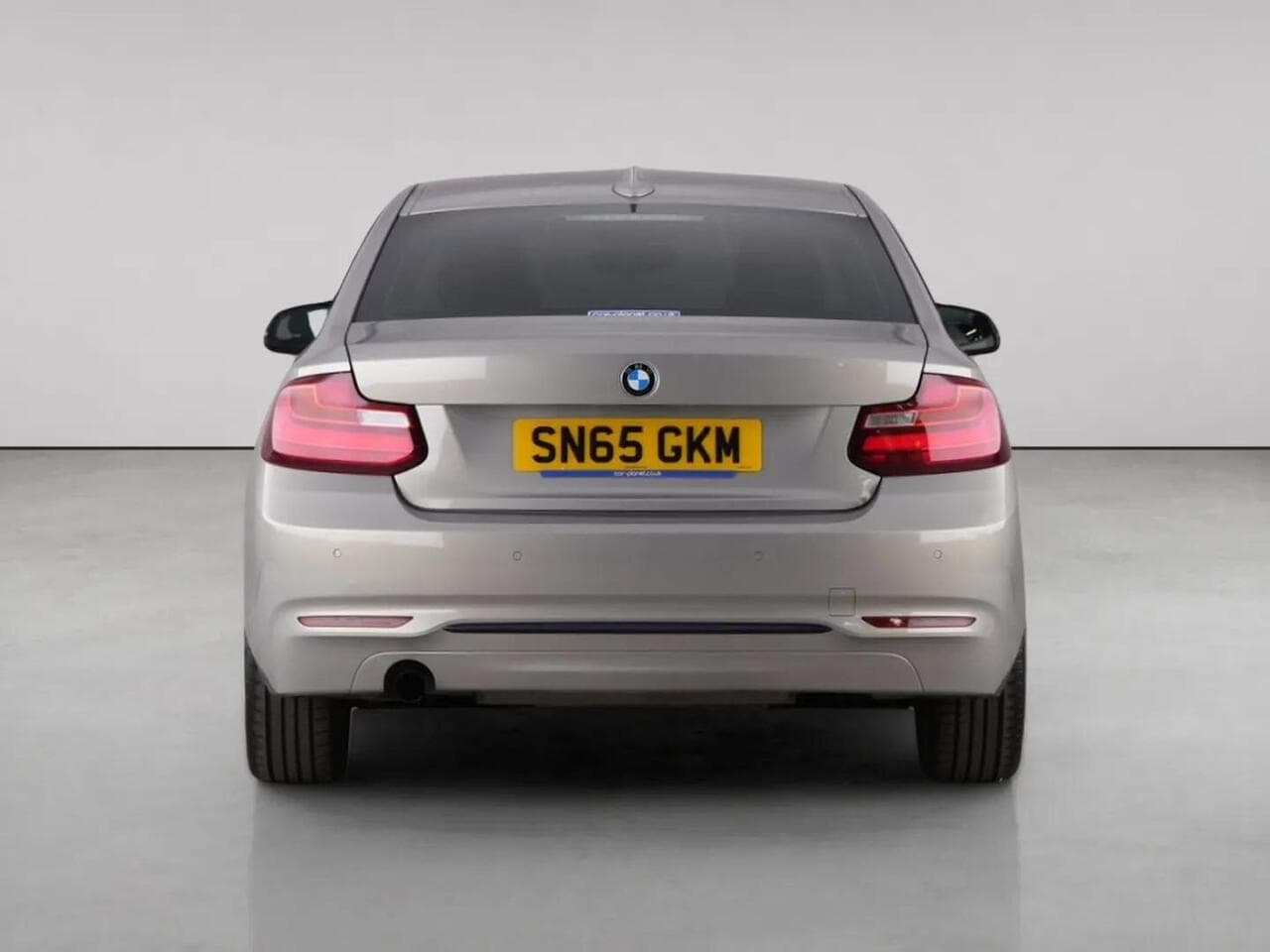 BMW 2 Series thumbnail Rear