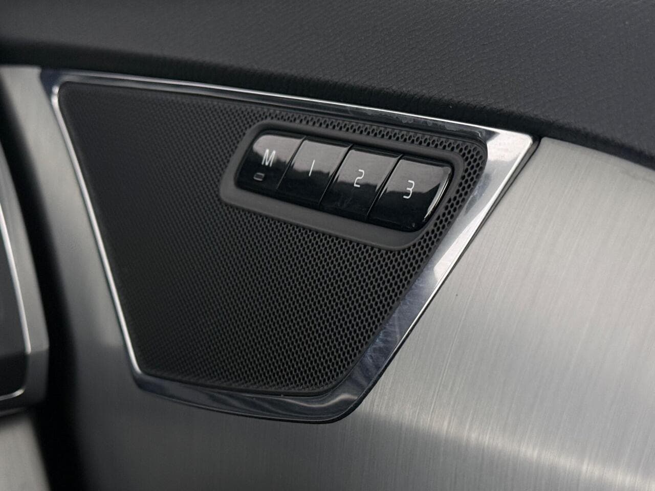 Volvo XC90 thumbnail Misc Controls