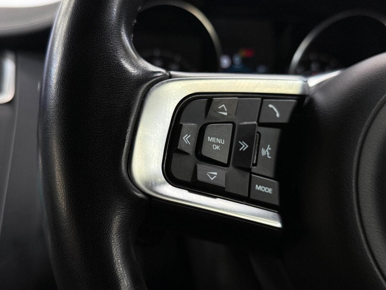 Jaguar E-PACE thumbnail Misc Controls