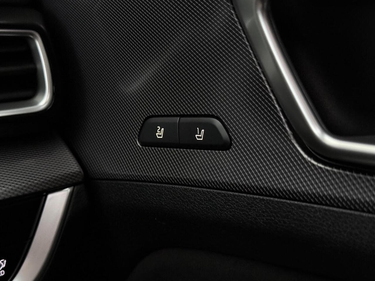 Kia Sportage thumbnail Misc Controls