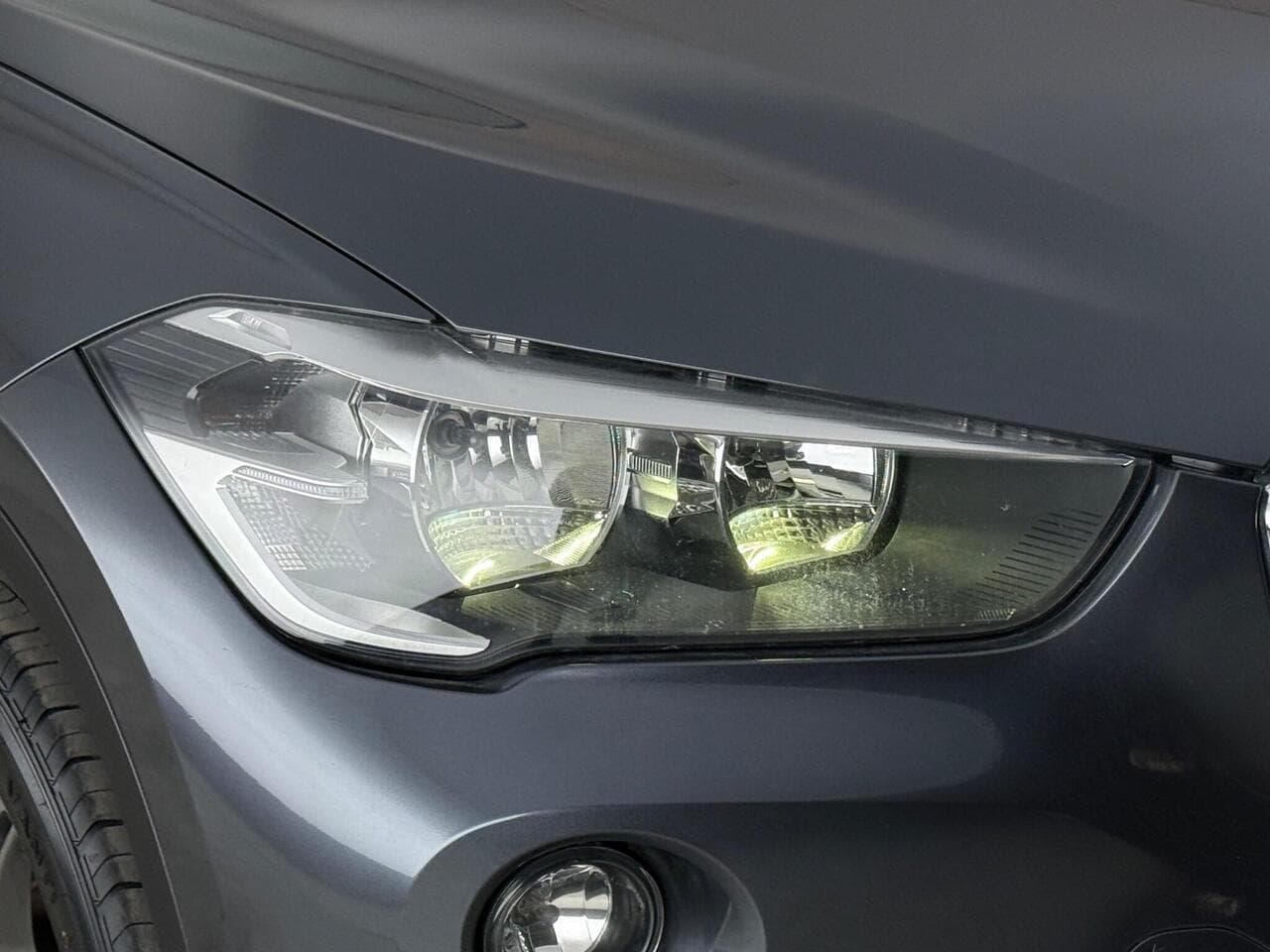BMW X1 thumbnail Lights Front