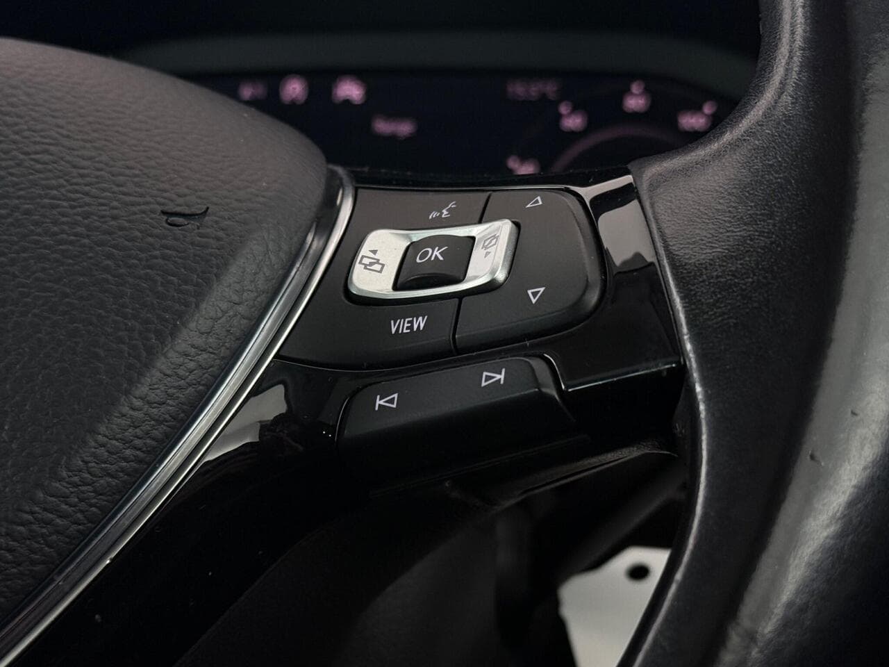 Volkswagen Tiguan thumbnail Misc Controls