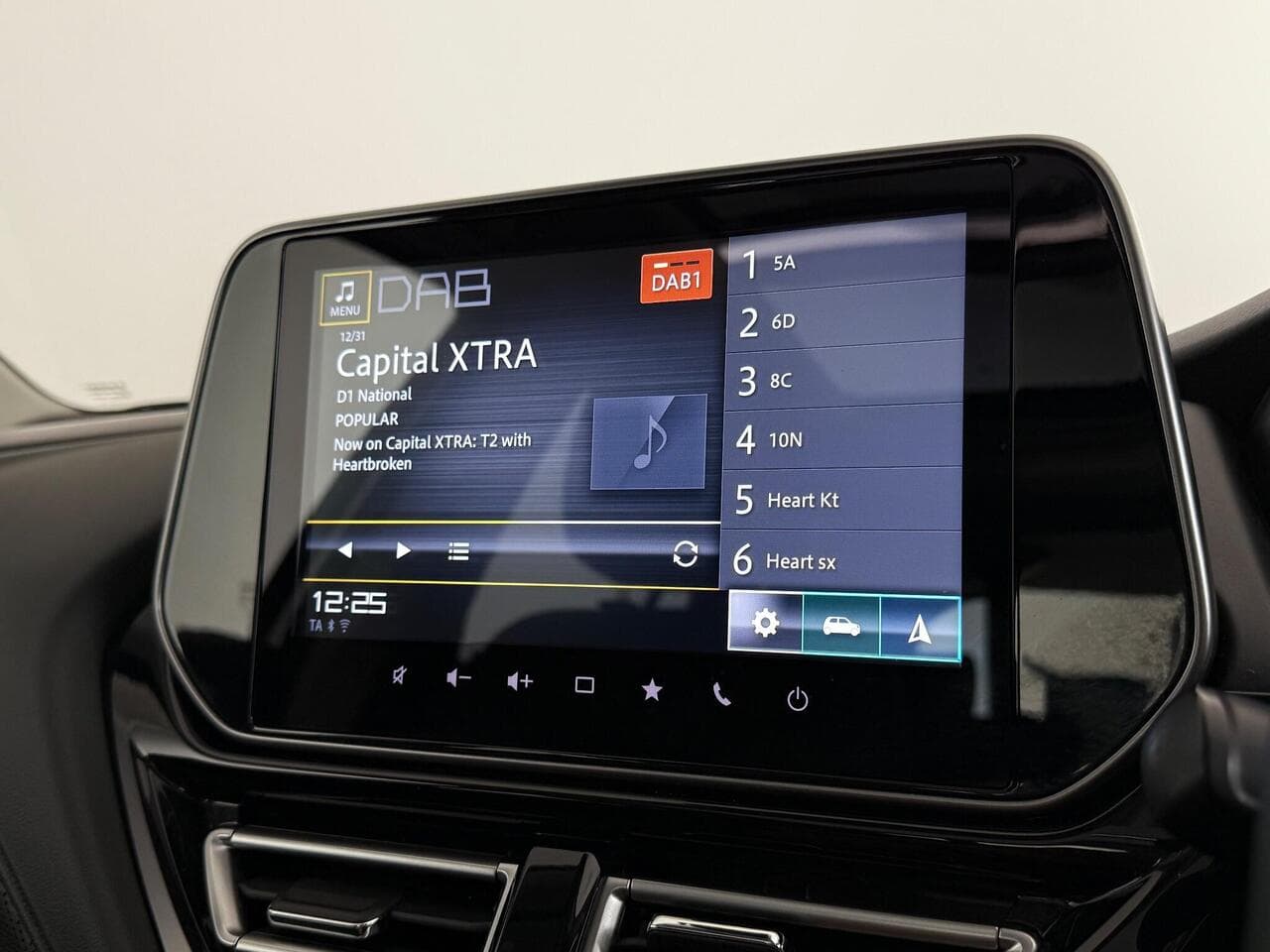 Suzuki S-Cross thumbnail Infotainment System