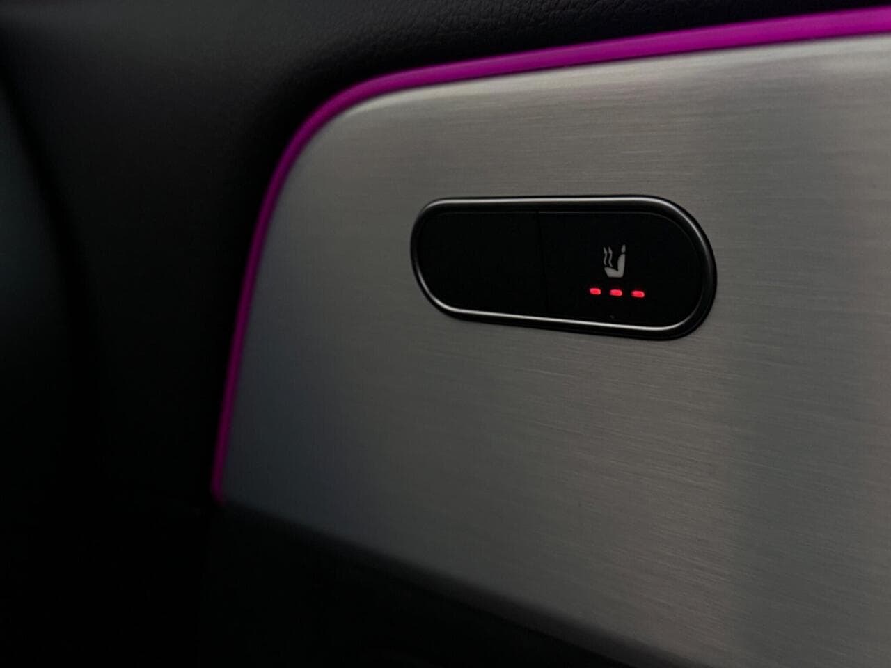 Mercedes-Benz EQA thumbnail Misc Controls