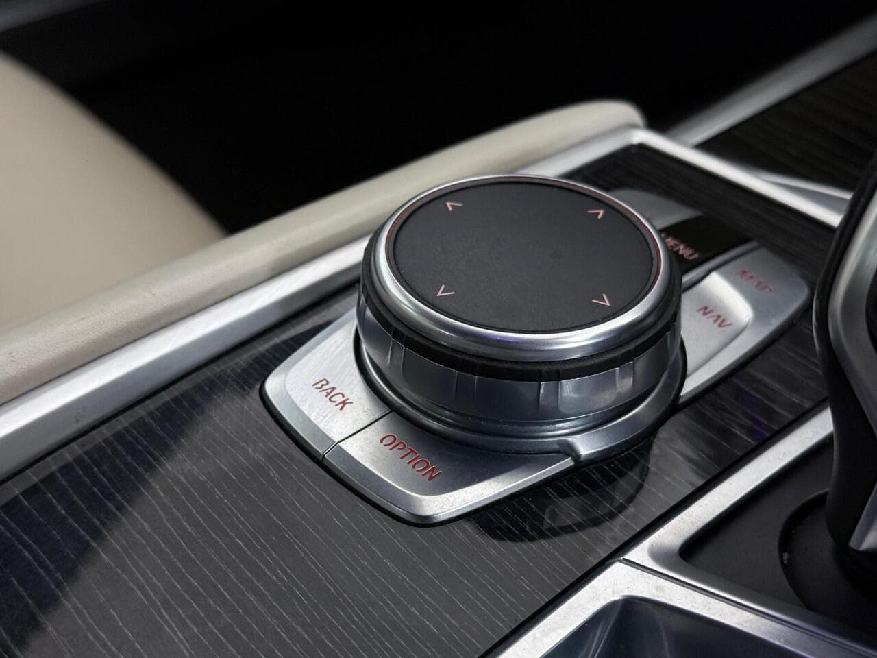 BMW 7 Series thumbnail Inconclusive