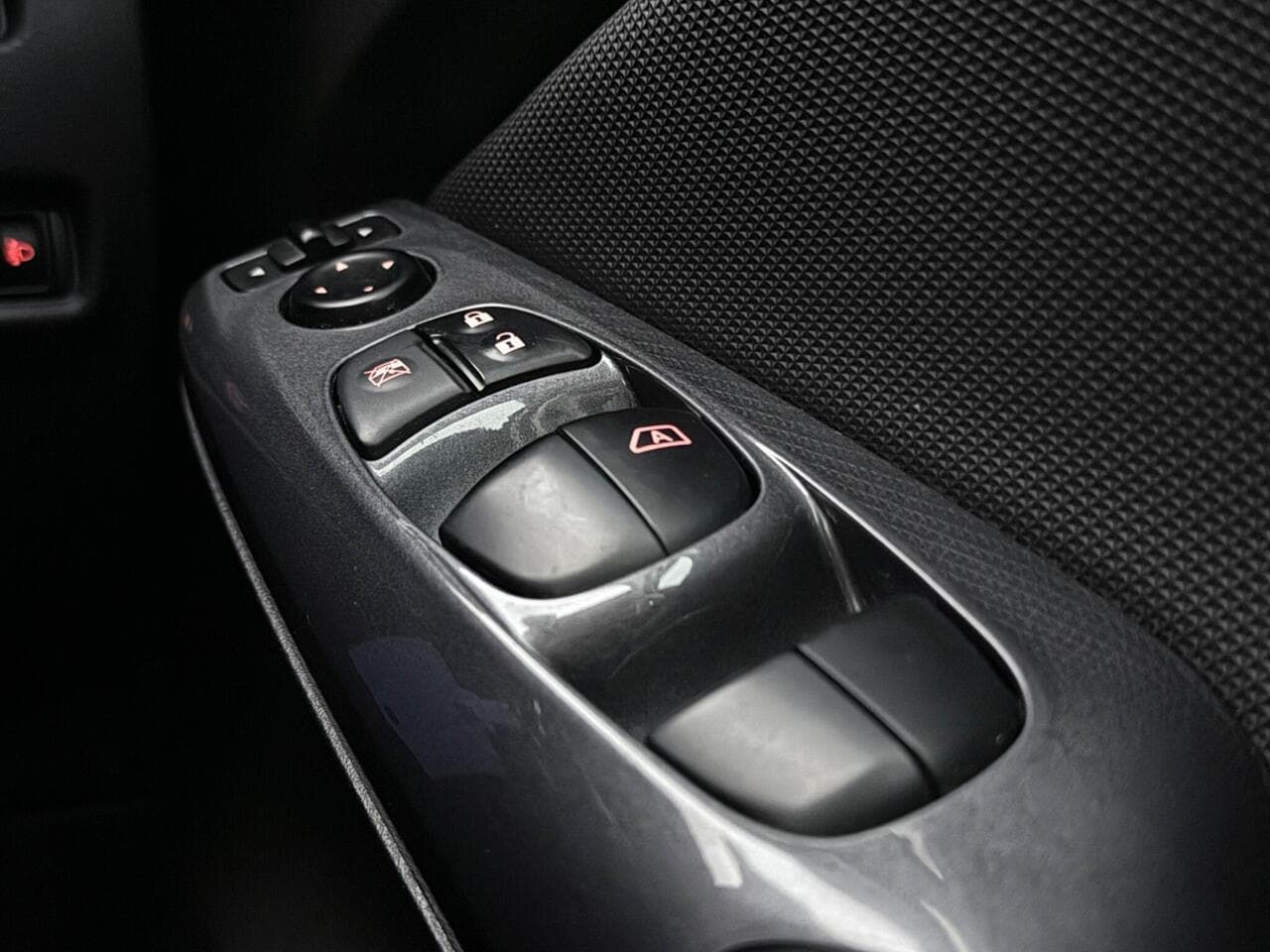 Nissan Juke thumbnail Misc Controls