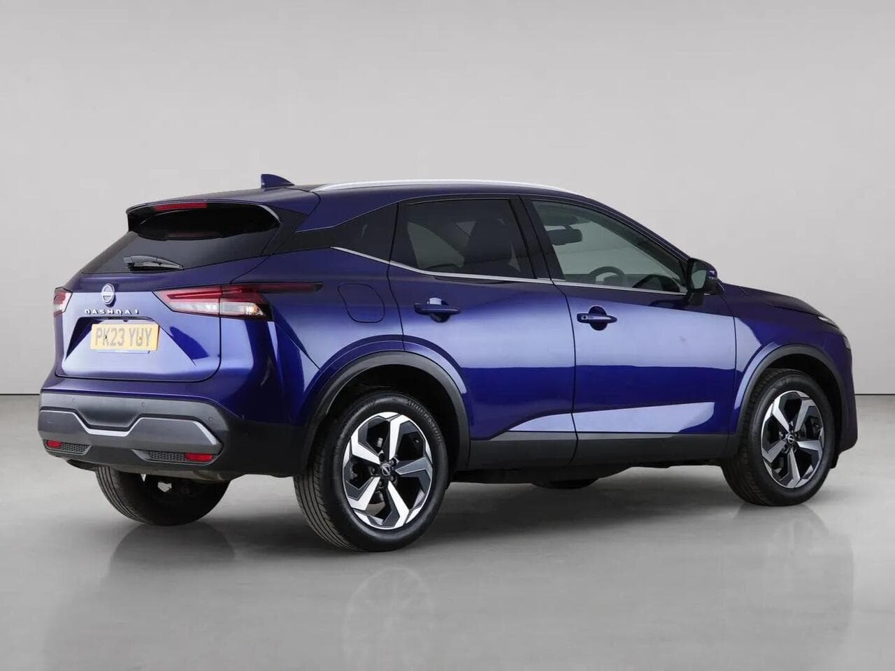 Nissan Qashqai thumbnail Side Right