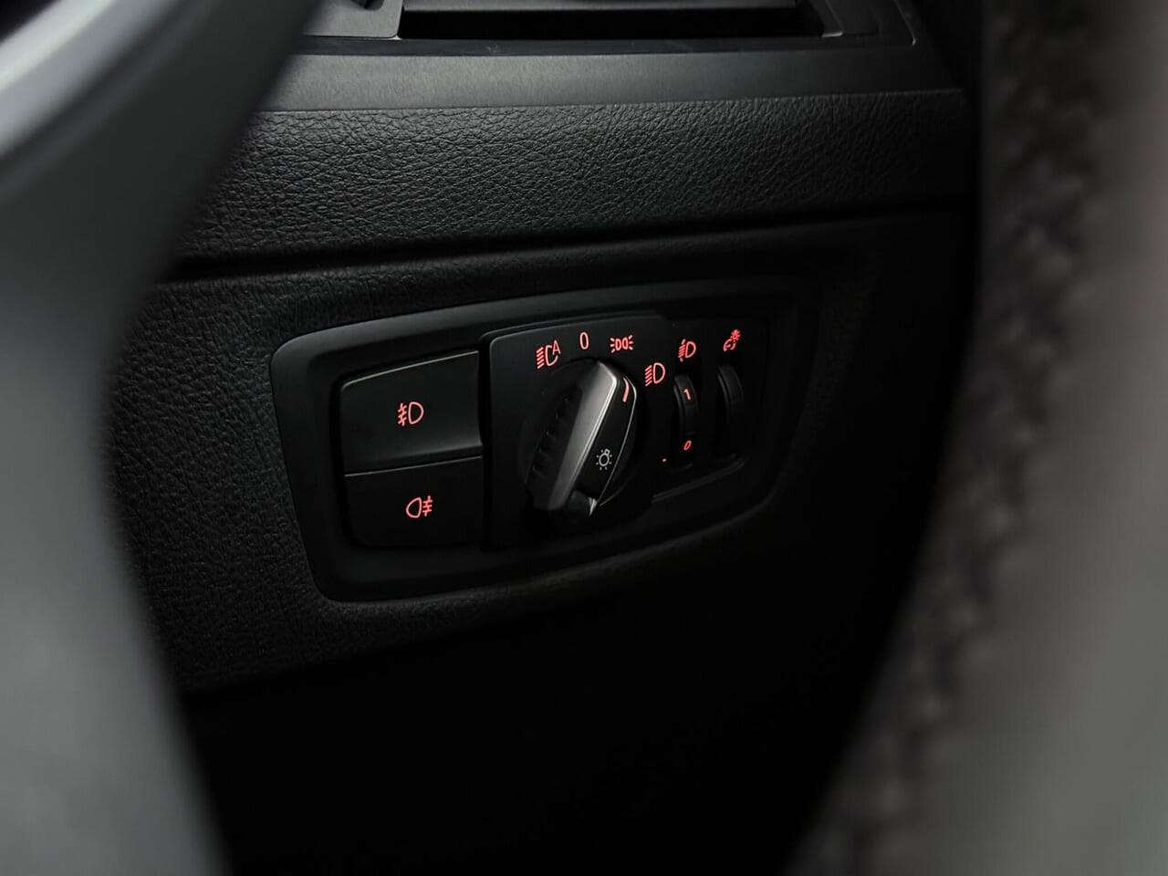BMW 2 Series thumbnail Misc Controls