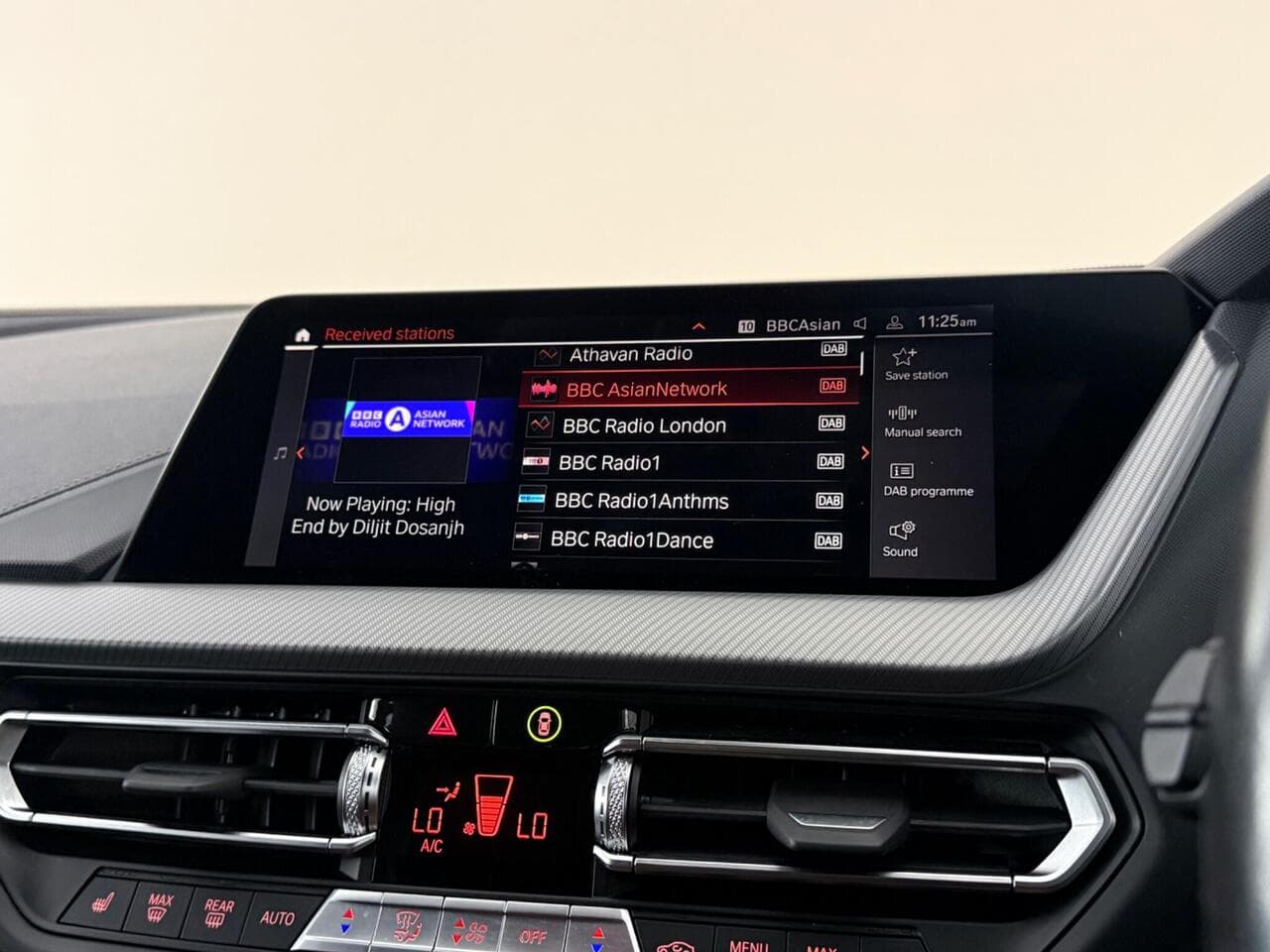 BMW 1 Series thumbnail Infotainment System