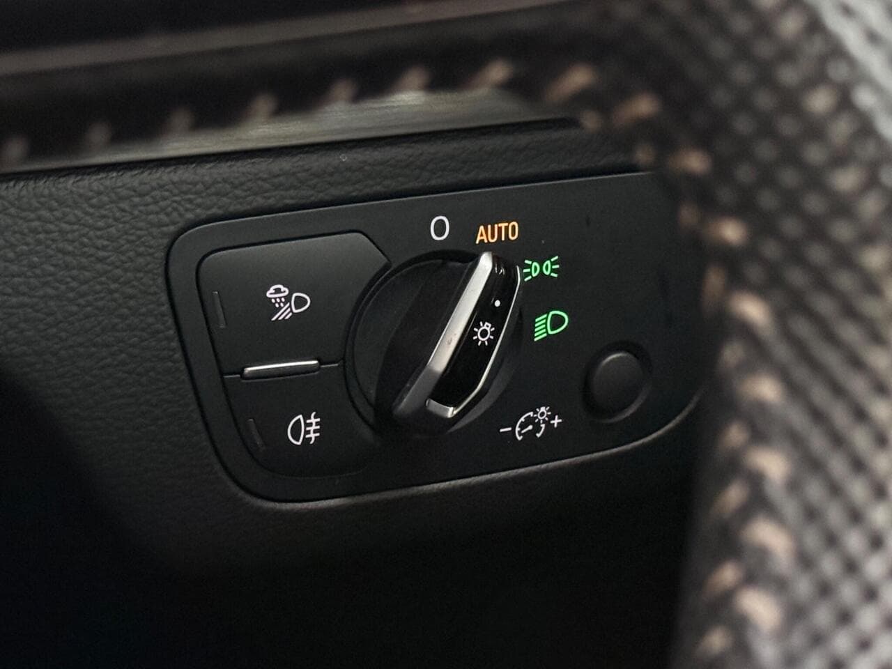 Audi Q5 thumbnail Misc Controls