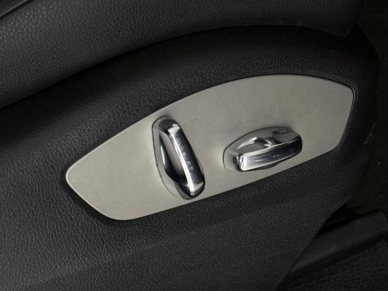 Porsche Macan thumbnail Door Interior