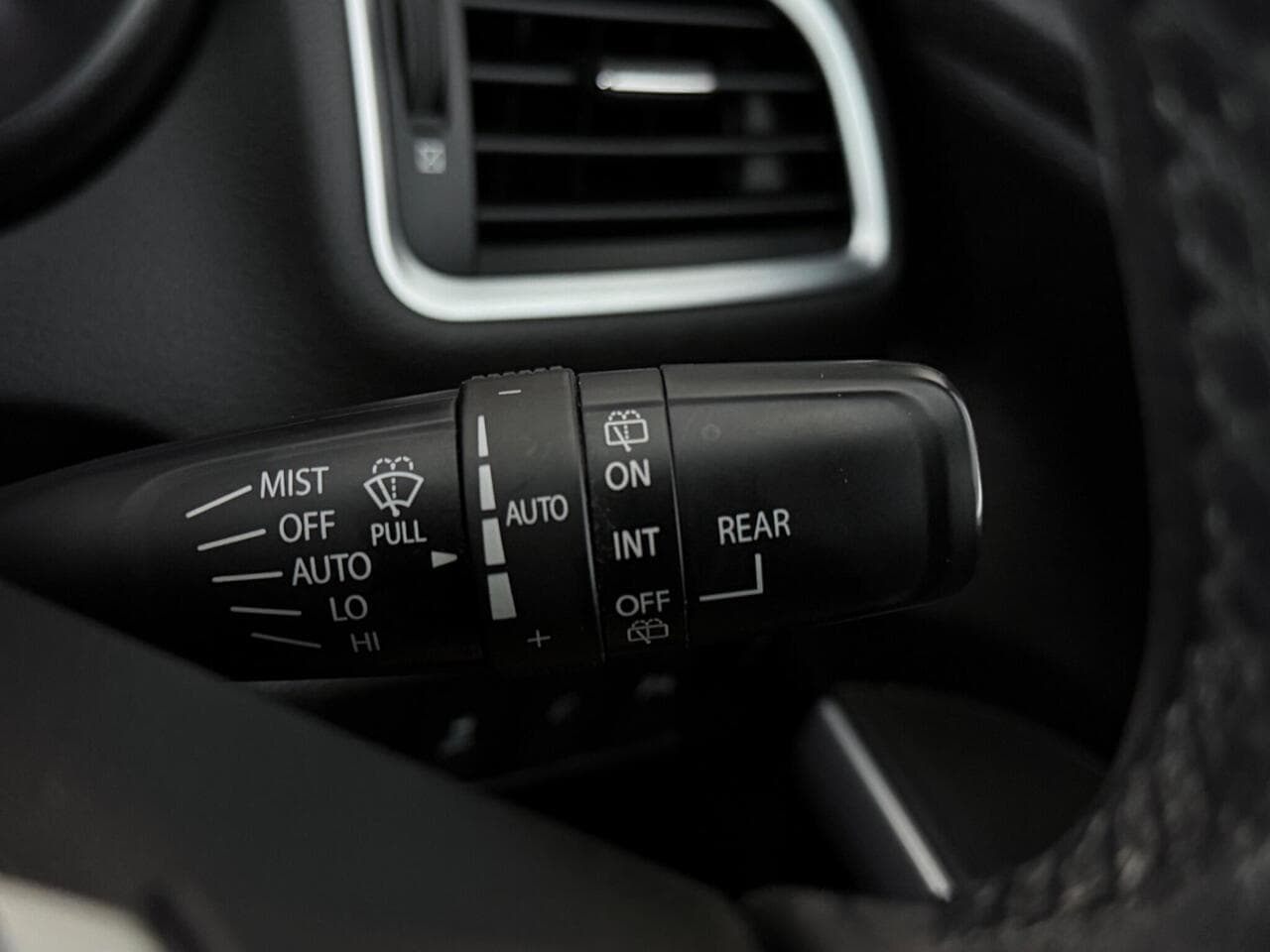 Suzuki SX4 S-Cross thumbnail Misc Controls