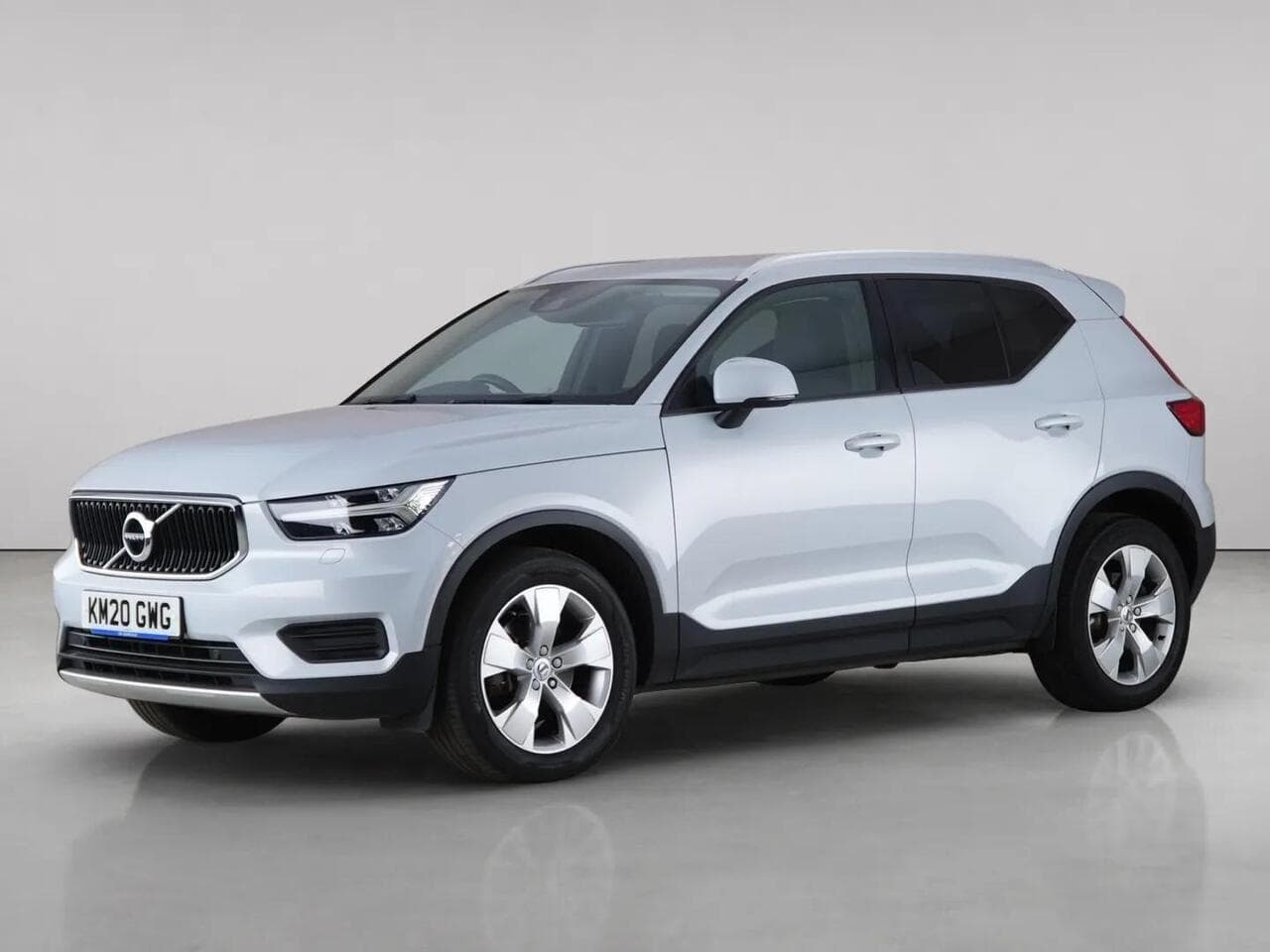 Volvo XC40 thumbnail Front Left