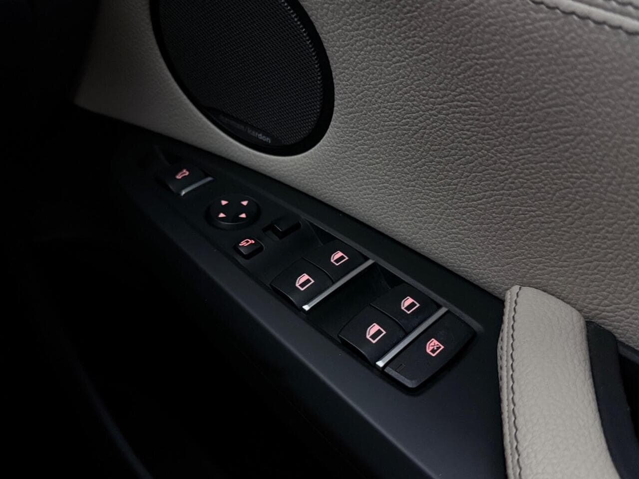 BMW X4 thumbnail Misc Controls