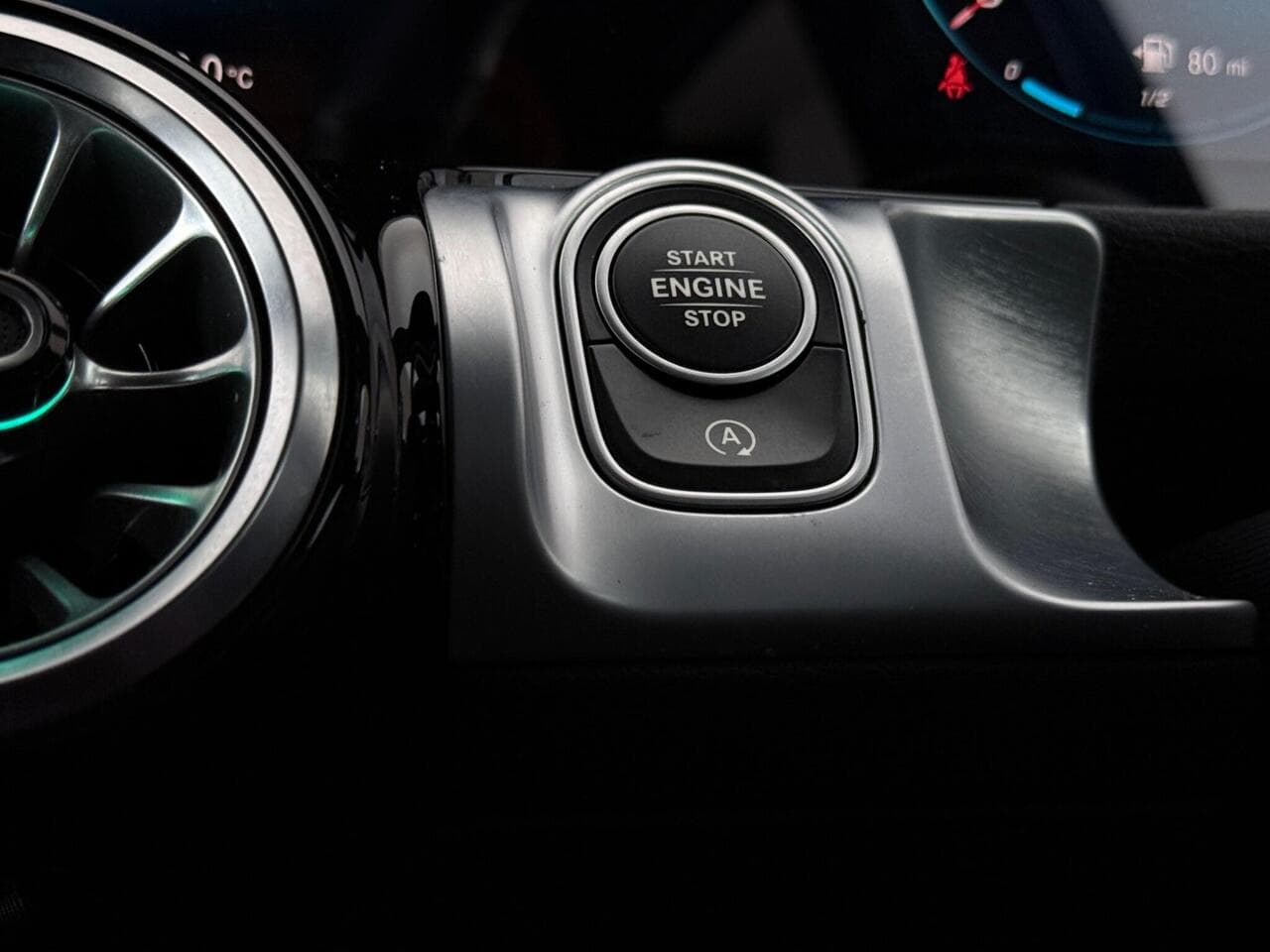 Mercedes-Benz GLB thumbnail Misc Controls