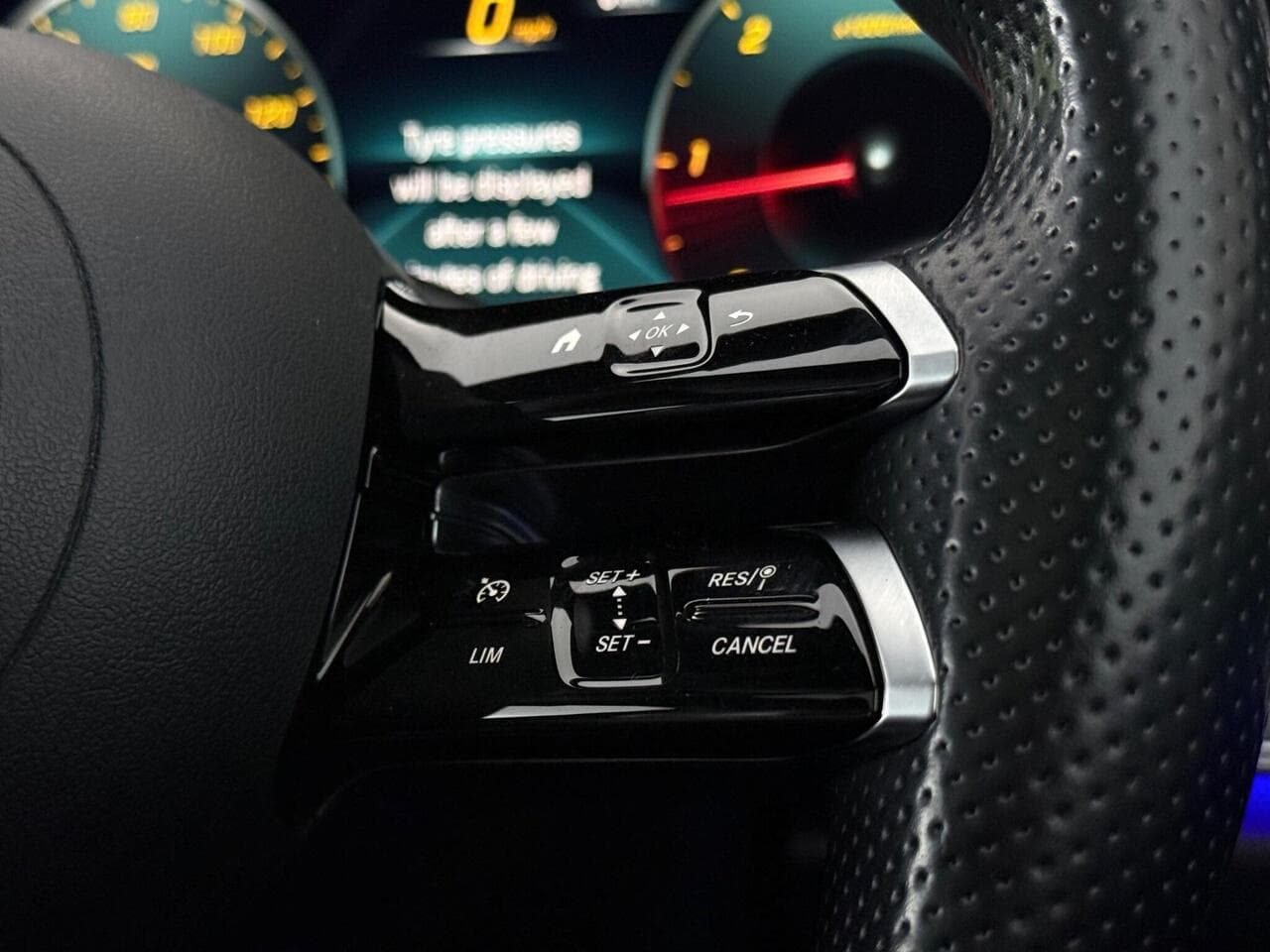 Mercedes-Benz E Class thumbnail Misc Controls