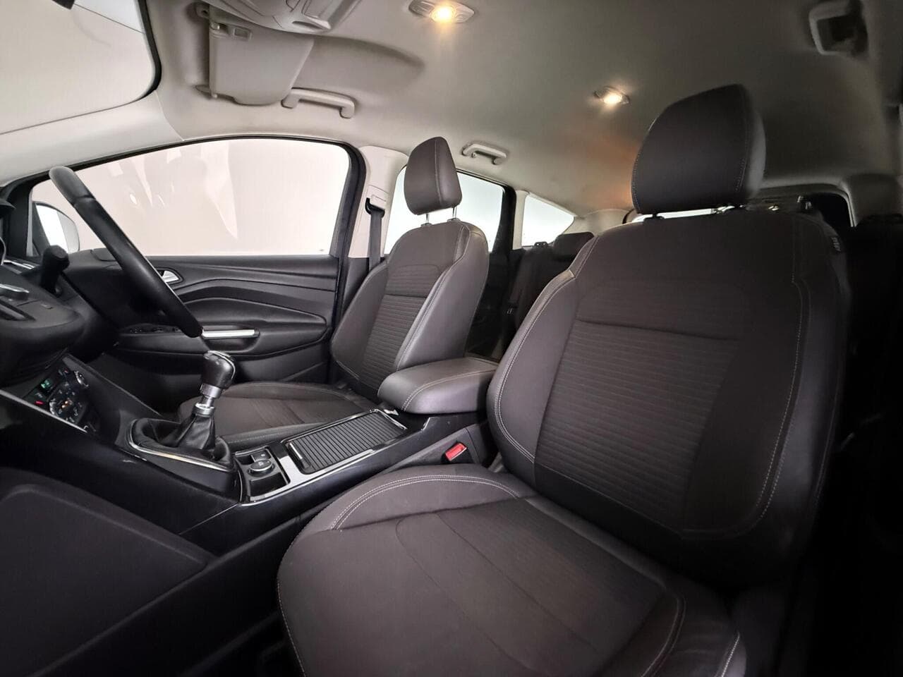 Ford Kuga thumbnail Seat Front Passenger