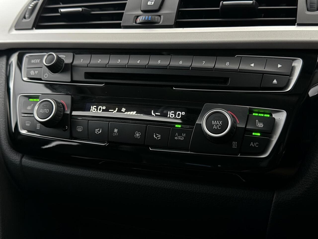 BMW 3 Series thumbnail Infotainment System