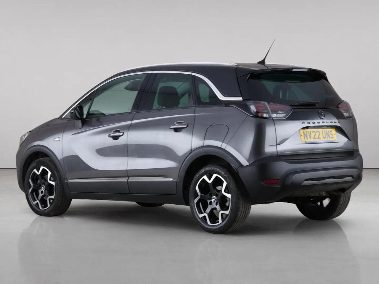Vauxhall Crossland thumbnail Rear Left