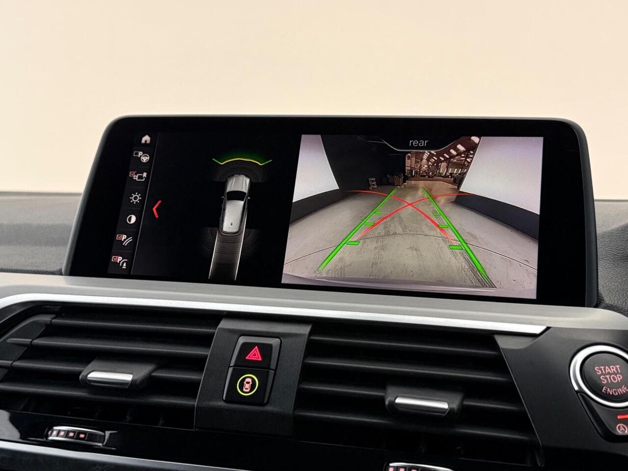 BMW X3 thumbnail Infotainment System