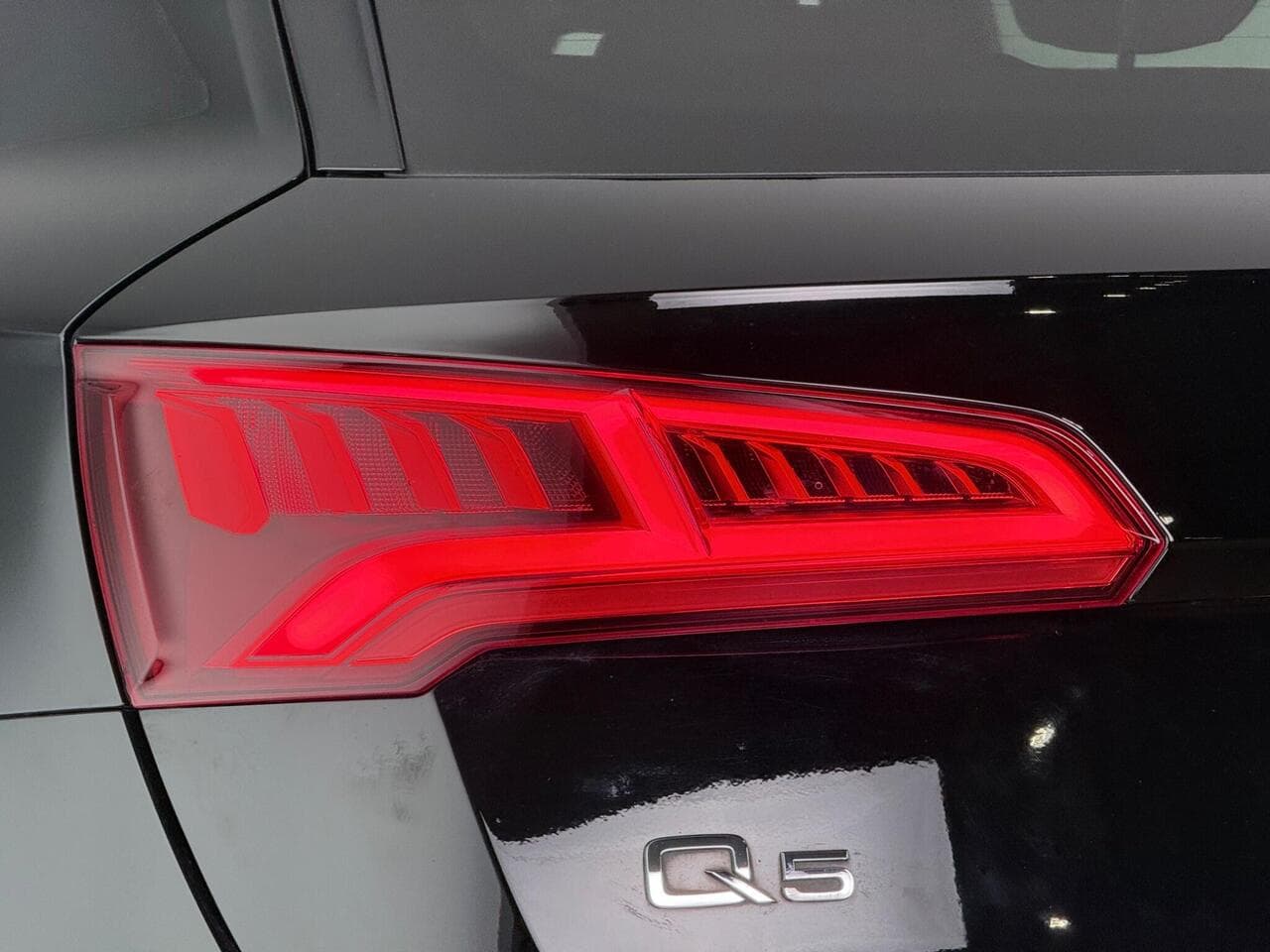 Audi Q5 thumbnail Lights Rear