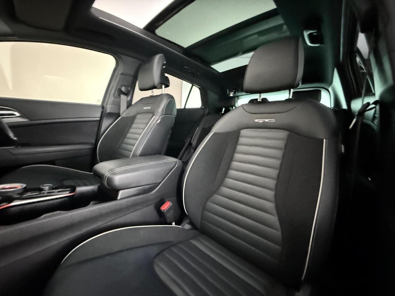 Kia Sportage thumbnail Seat Front Passenger