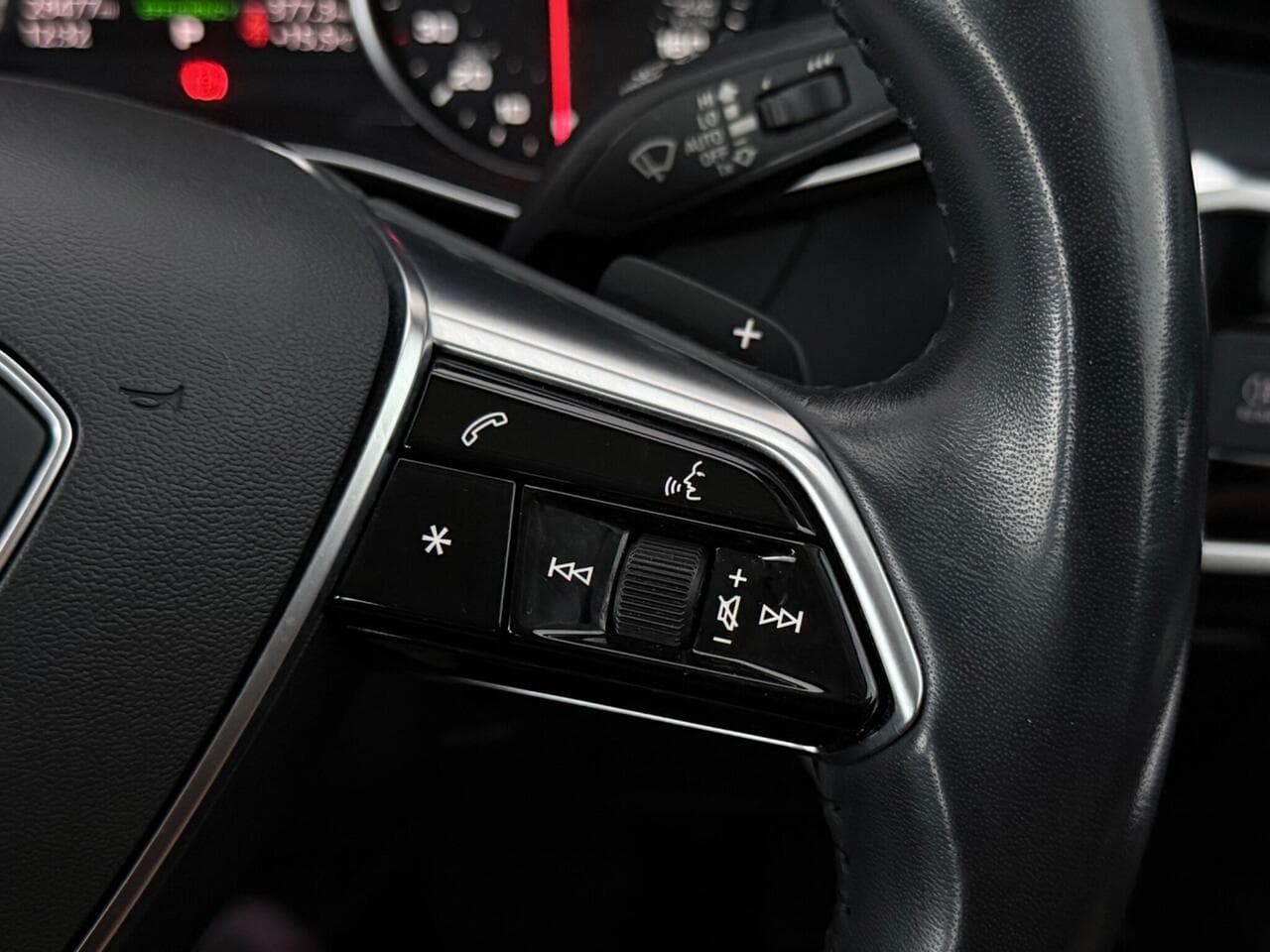 Audi A6 Saloon thumbnail Misc Controls