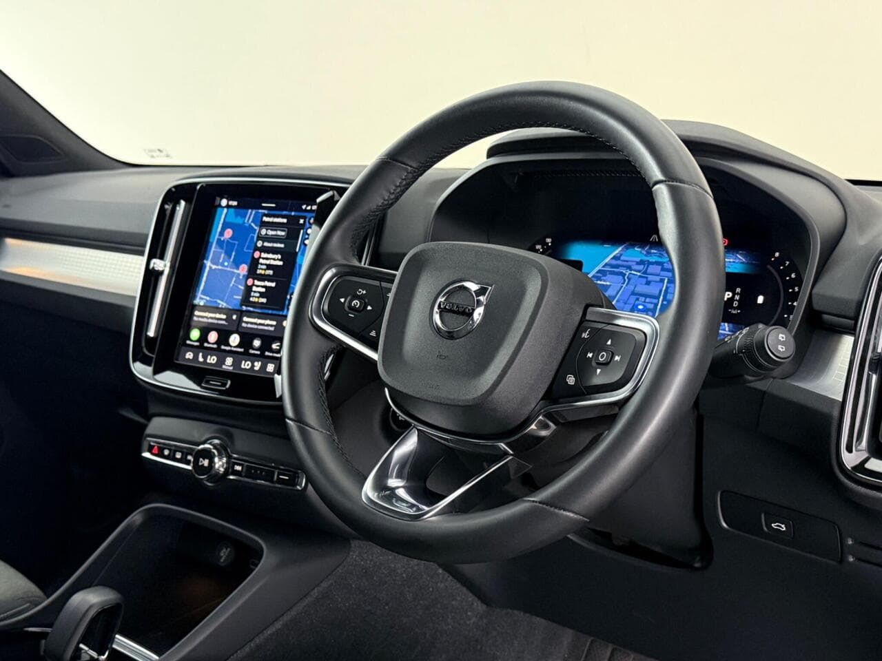 Volvo XC40 thumbnail Steering Wheel