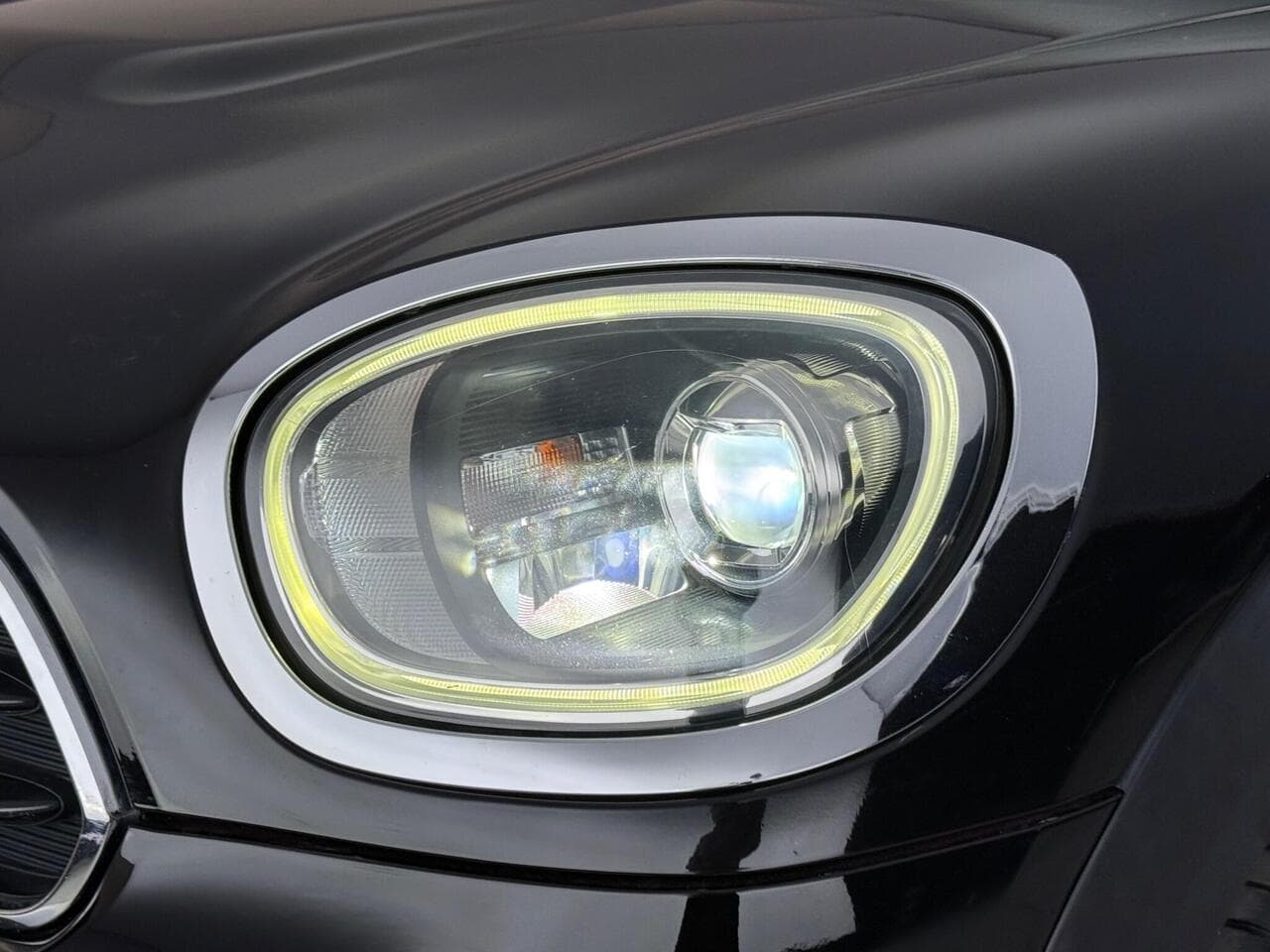 MINI Countryman thumbnail Lights Front
