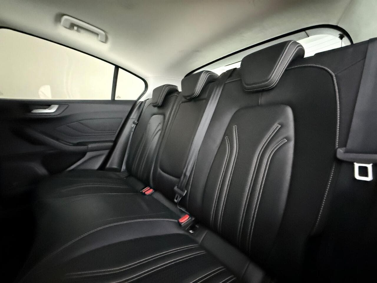 Ford Focus thumbnail Seats Rear