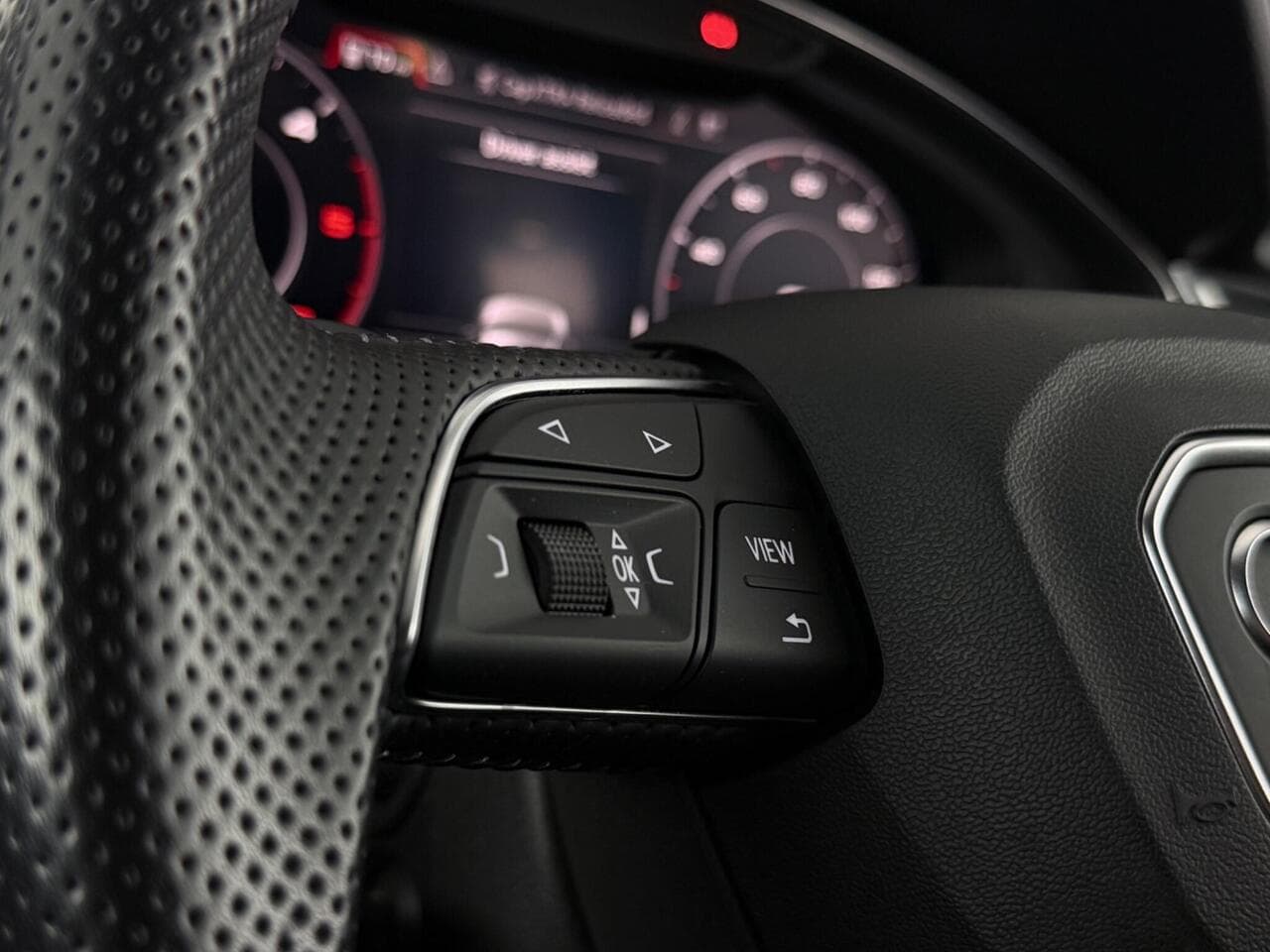 Audi Q5 thumbnail Misc Controls