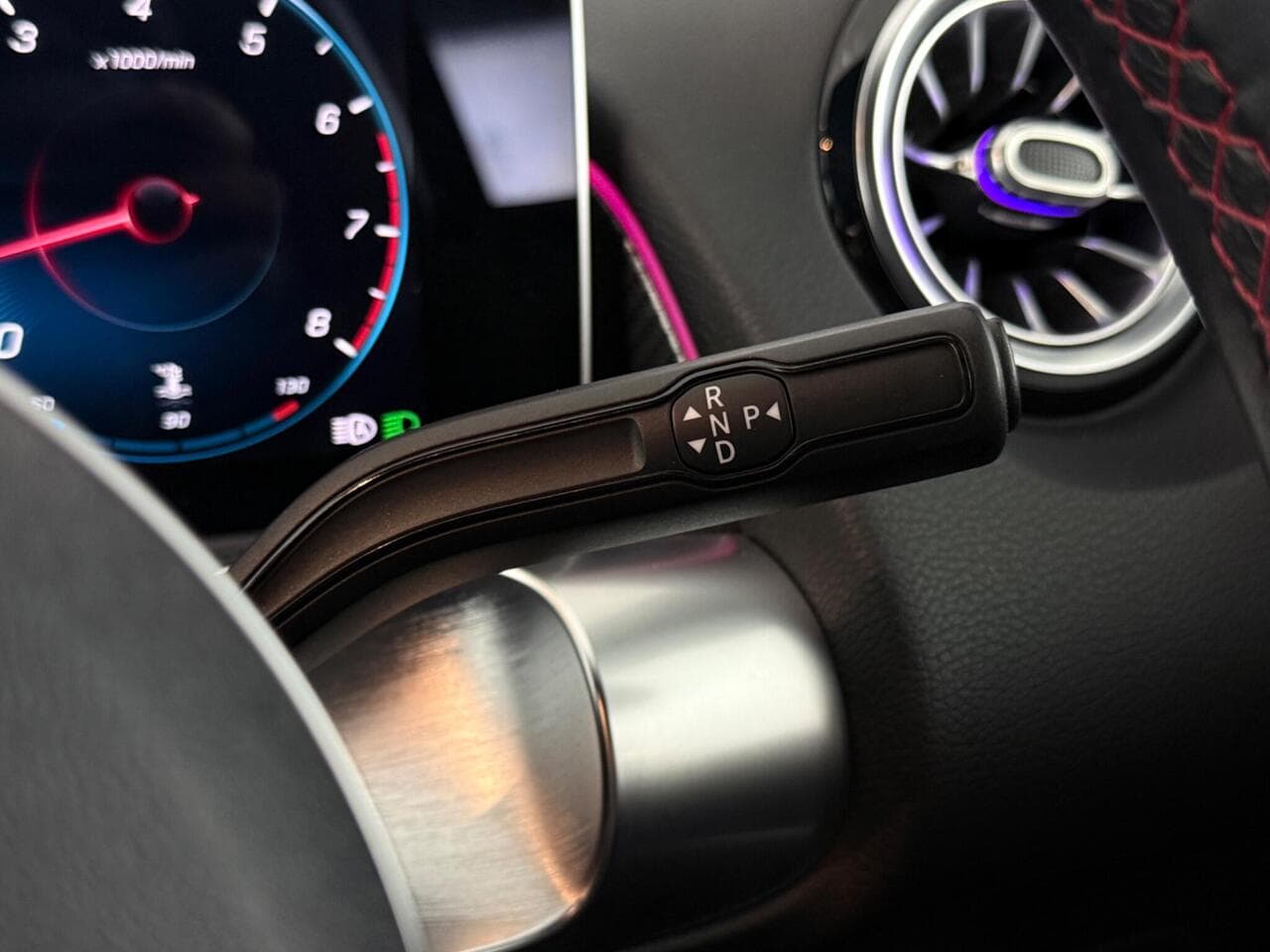 Mercedes-Benz GLB thumbnail Misc Controls