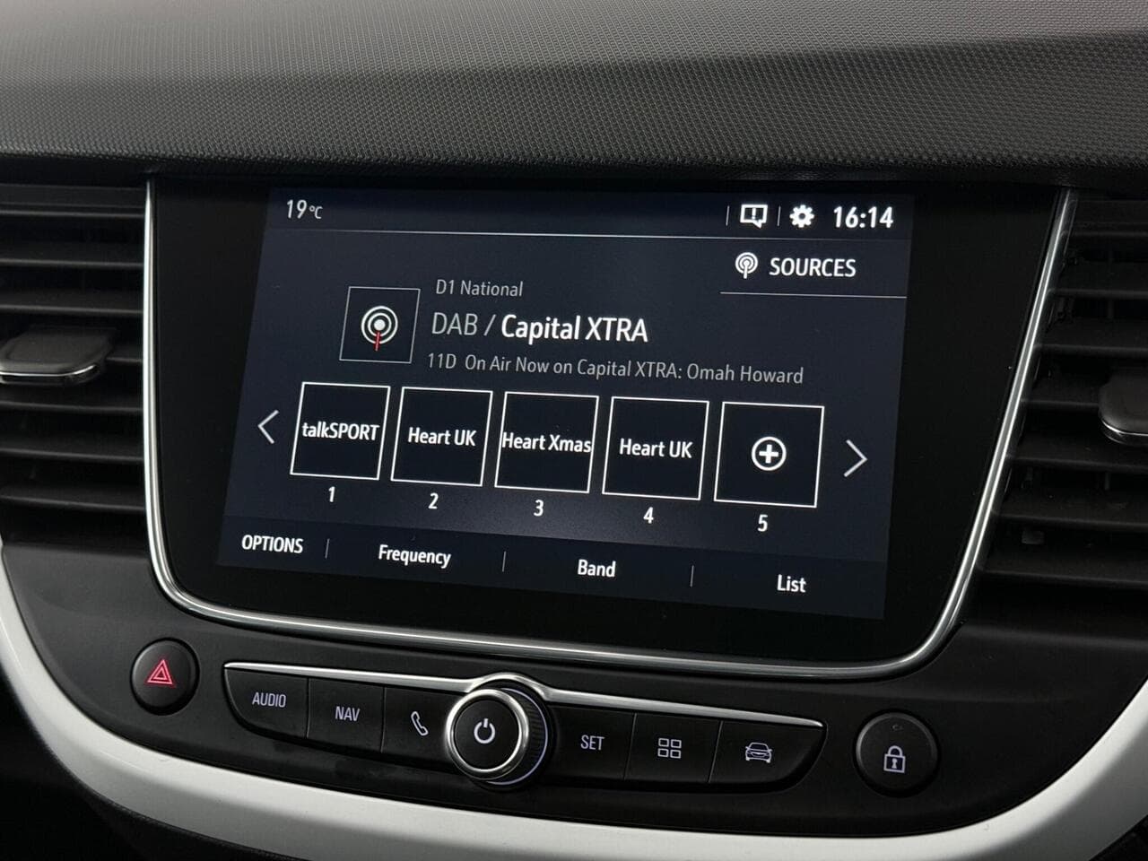 Vauxhall Crossland X thumbnail Infotainment System