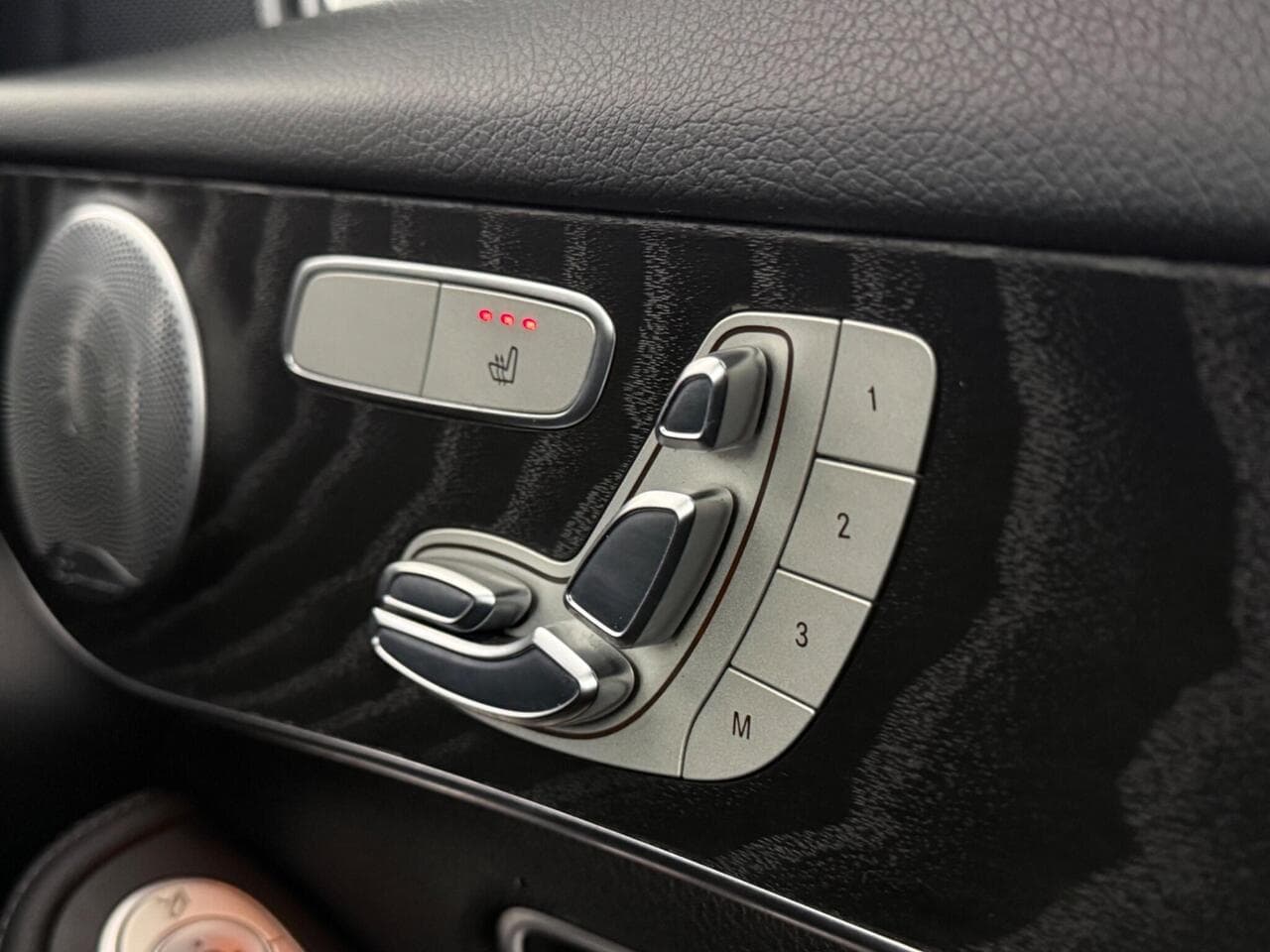 Mercedes-Benz GLC thumbnail Misc Controls