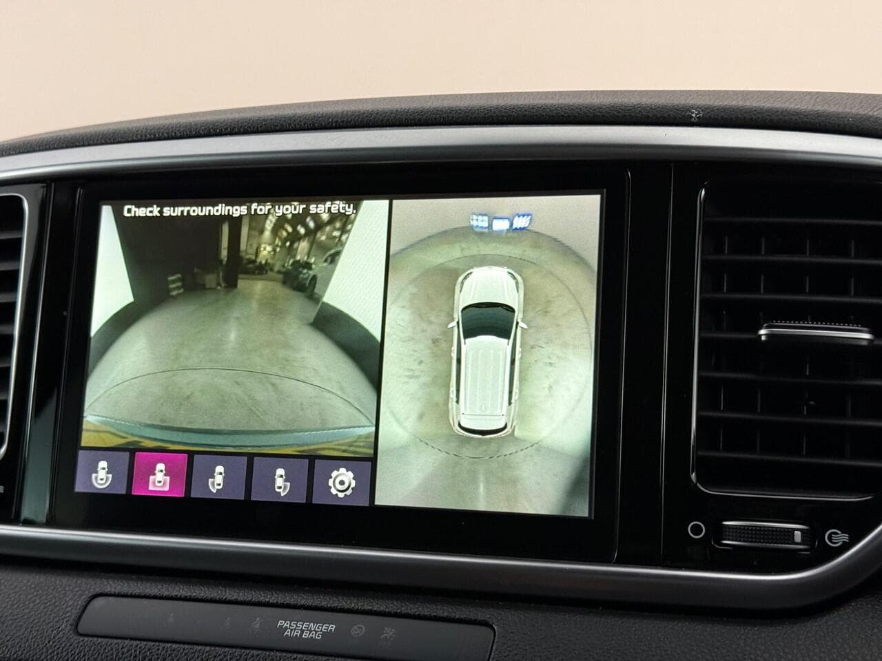 Kia Sportage thumbnail Infotainment System