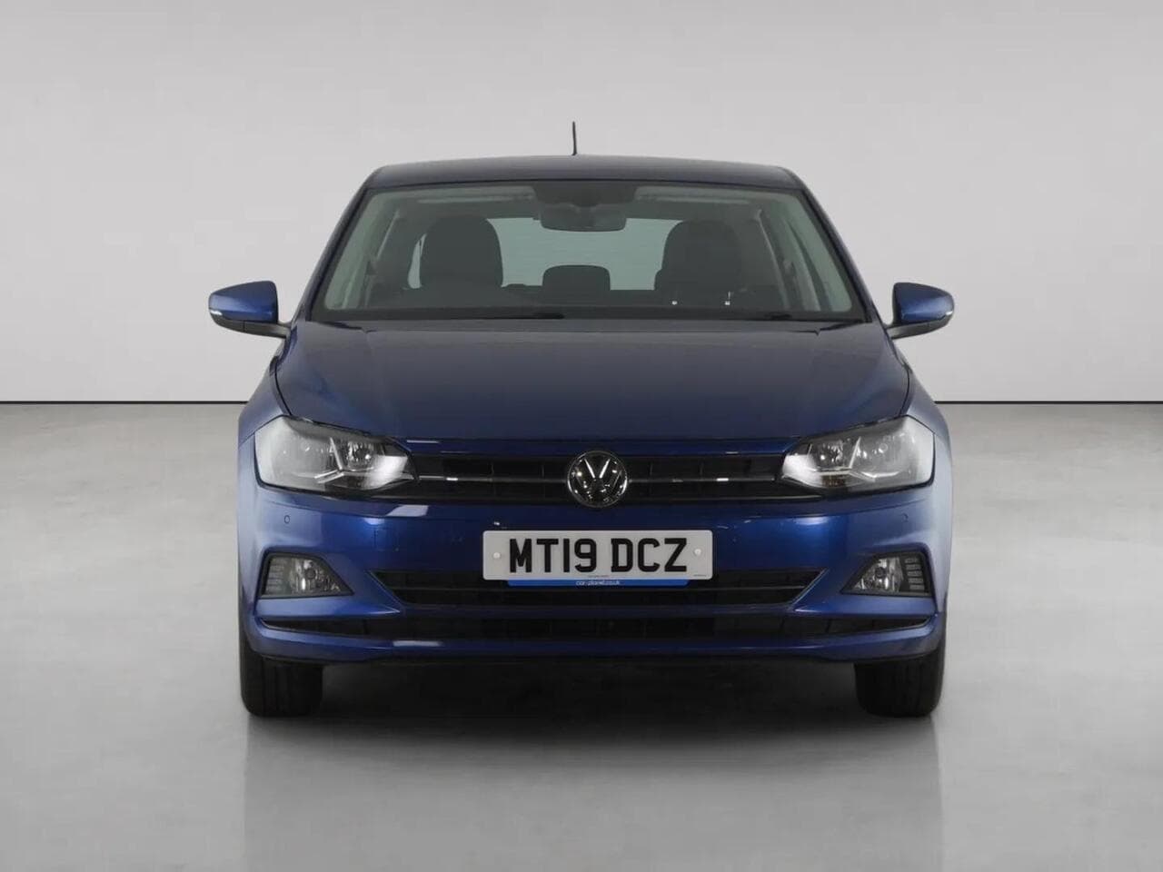 Volkswagen Polo thumbnail Front
