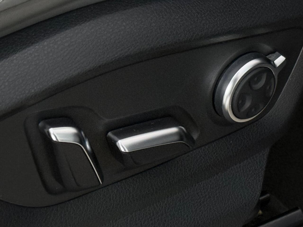 Audi Q7 thumbnail Misc Controls