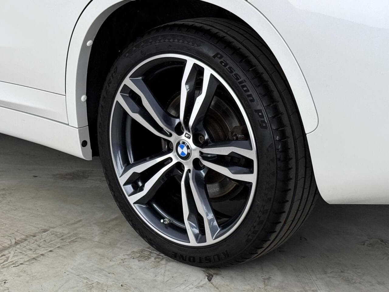 BMW X1 thumbnail Wheel