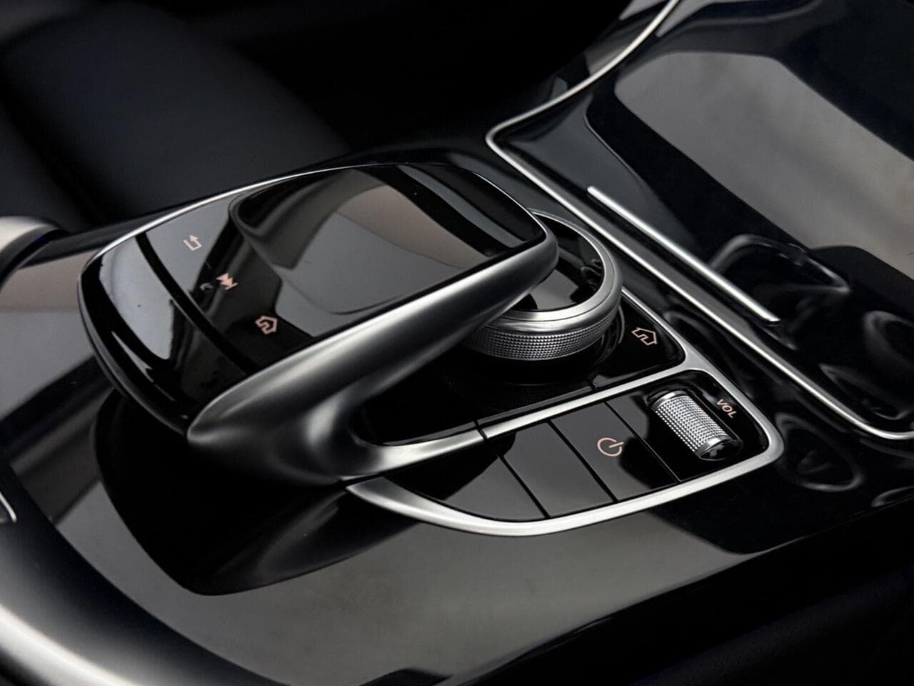 Mercedes-Benz C Class thumbnail Inconclusive