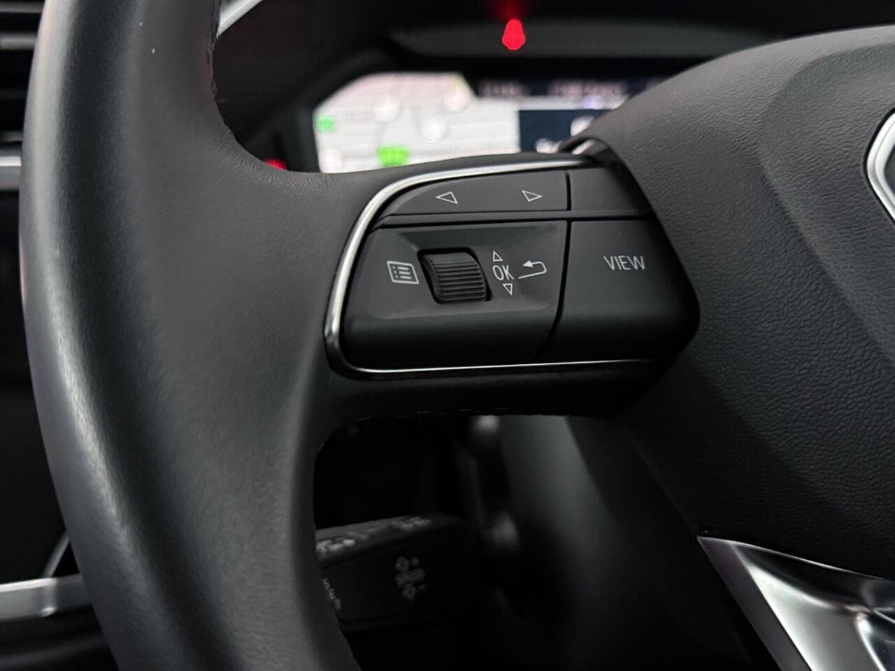 Audi Q3 thumbnail Misc Controls