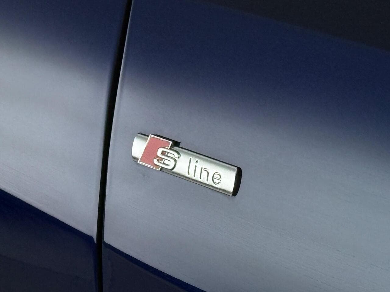 Audi Q8 thumbnail Badge Exterior