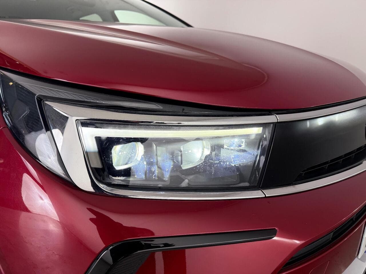 Vauxhall Grandland thumbnail Lights Front