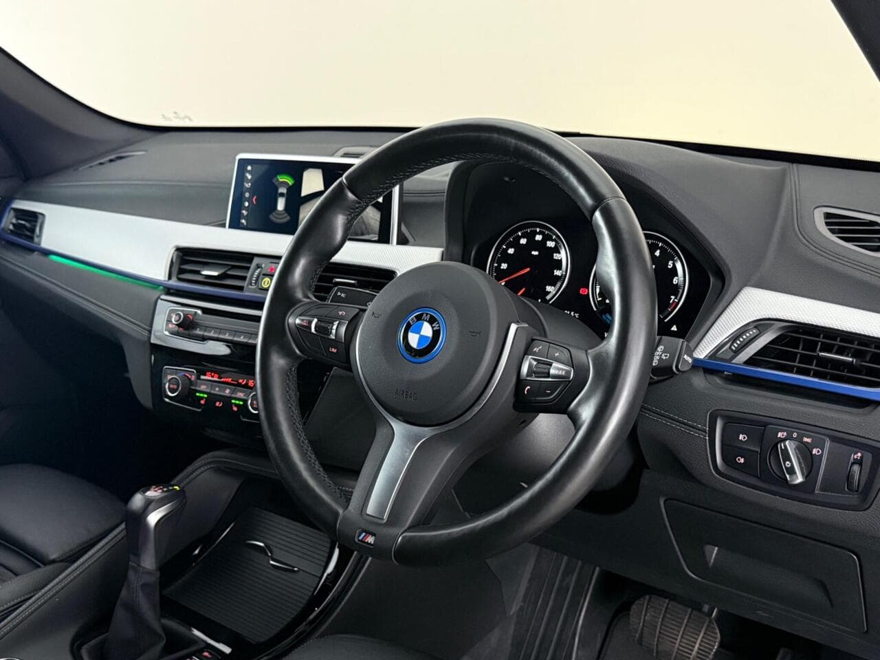 BMW X1 thumbnail Steering Wheel