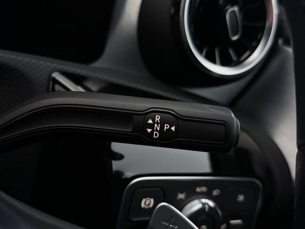 Mercedes-Benz CLA thumbnail Misc Controls